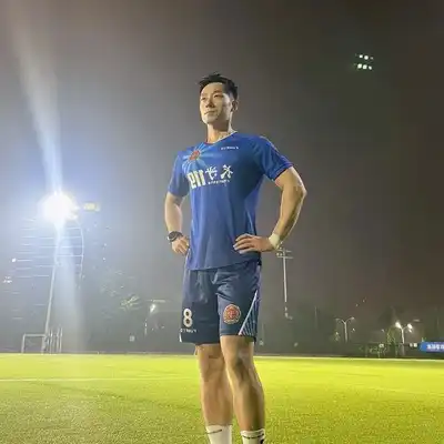 贾国凡